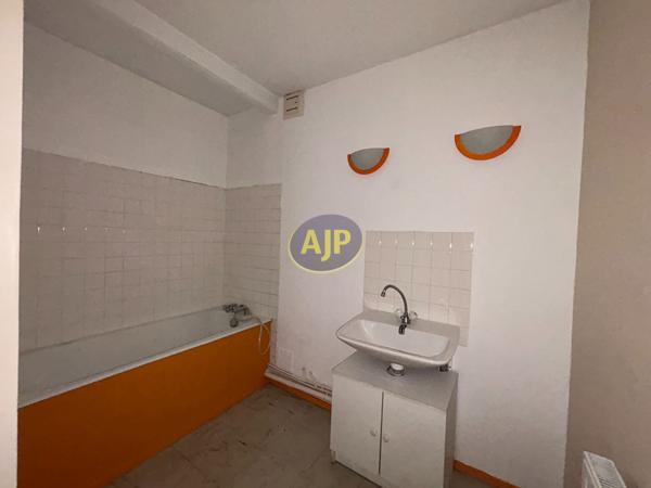 Appartement à louer Reze : 4 pièces, 70m² avec 2 chambre(s) à 983€ - AJP Immobilier Nantes Sud