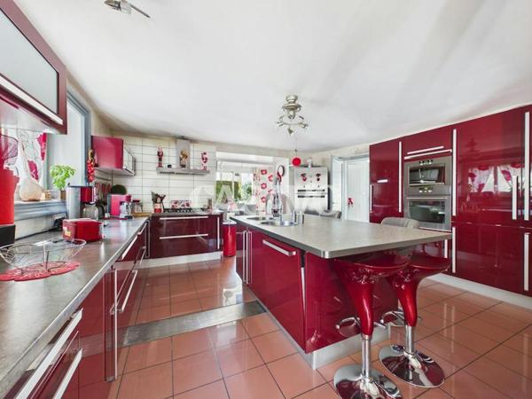 Vente Maison 5 pièces de 195m² - 69700 Givors