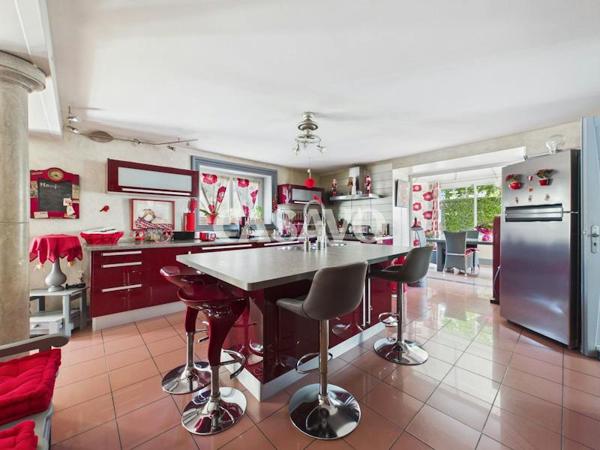 Vente Maison 5 pièces de 195m² - 69700 Givors