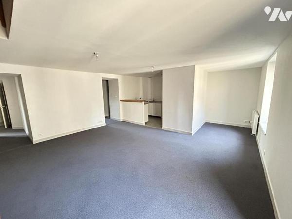 immeuble mixte professionnel et appartement à vendre à guer 56 morbihan