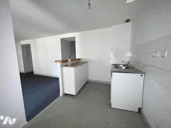 immeuble mixte professionnel et appartement à vendre à guer 56 morbihan