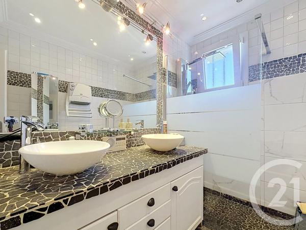 Maison à vendre  5 pièces - 138 m 2   MOUANS SARTOUX  - 06