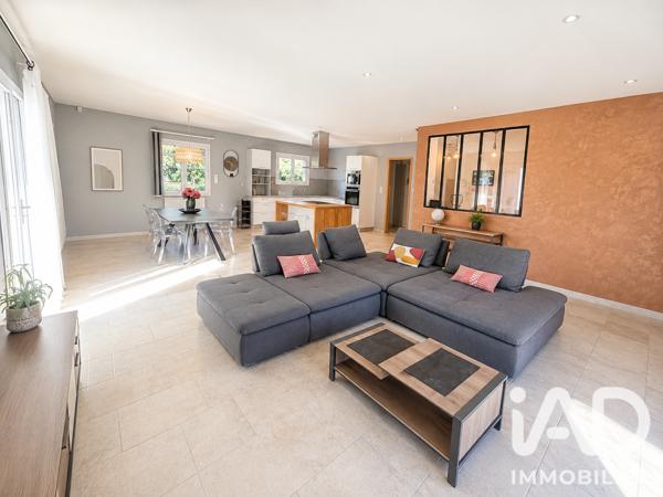 Maison à vendre 6 pièces 175,03 m² Sainte-Tulle