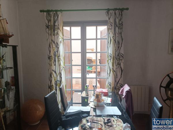 Maison
                                                                                                                                                                                                                                                                                                                        6 pièce(s)                                                                                                                                                                                                          2 chambre(s)                                                                                                                                                                                                          110.65  m²