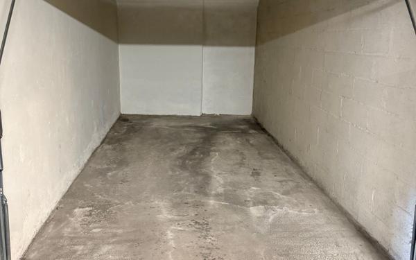 Stationnement à louer