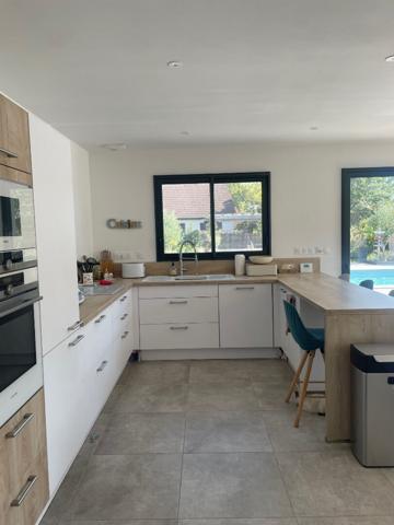 Maison - 7 pièces - 196 m²