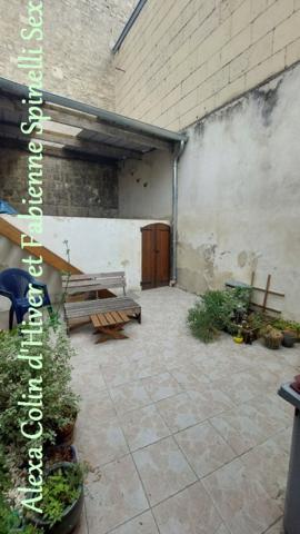 Maison centre ville avec terrasse et patio