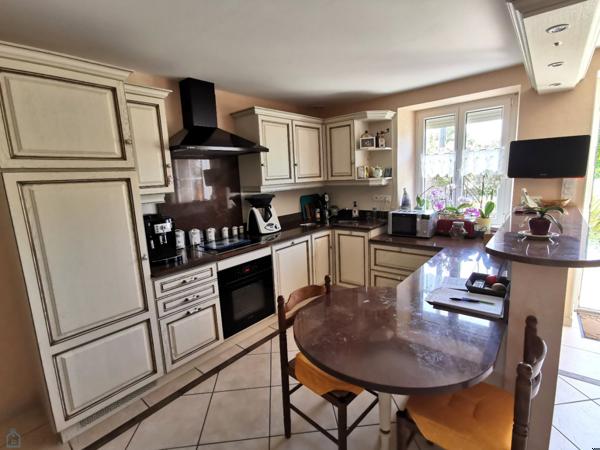 Maison 6 pièces, grand terrain et nombreuses dépendances