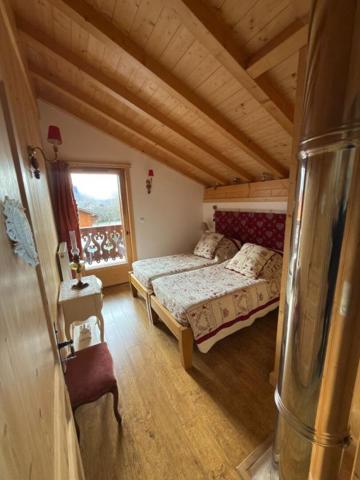 SAMOENS , CHALET MITOYEN ,EN COPROPRIÉTÉ , 3 pièces ,62 m2 ,460 000 euros