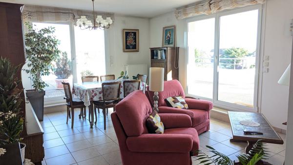 Appartement attique T5 avec 105m2 de terrasse cave parking et garage