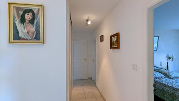 Appartement attique T5 avec 105m2 de terrasse cave parking et garage
