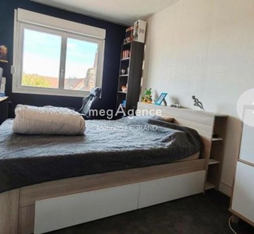 Immeuble à GUINES, 62340 - 70m²