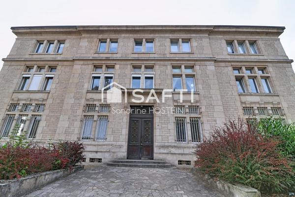 Appartement de 60m2 avec 1 chambre, garage et cave privée.