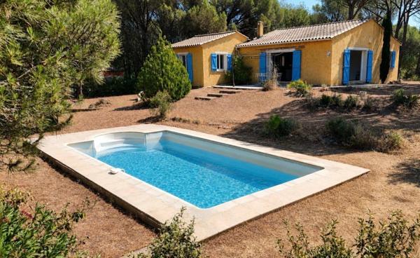 Maison au calme rénovée avec piscine et garage