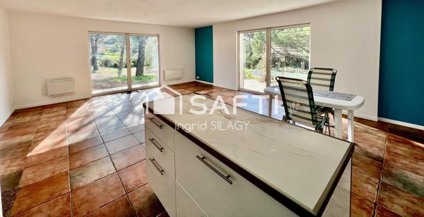 Maison au calme rénovée avec piscine et garage