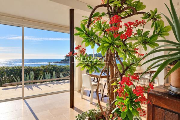 À vendre - Carry-le-Rouet - Villa pied dans l'eau- vue à 180 °