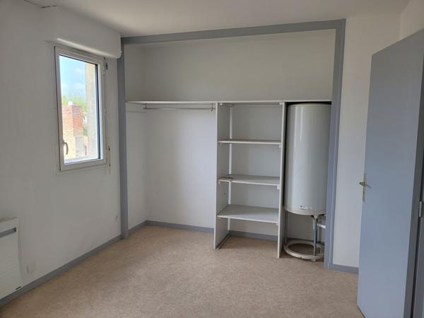 ROCHEFORT centre - appartement en duplex exposé EST, de type 3 avec ascenseur