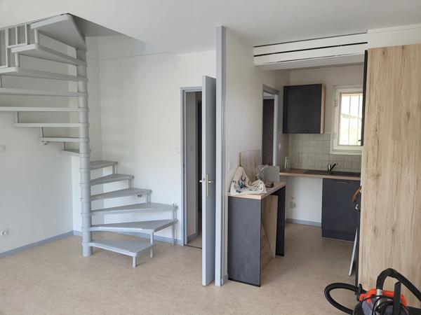 ROCHEFORT centre - appartement en duplex exposé EST, de type 3 avec ascenseur
