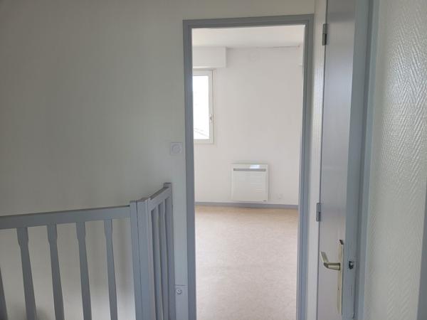 ROCHEFORT centre - appartement en duplex exposé EST, de type 3 avec ascenseur