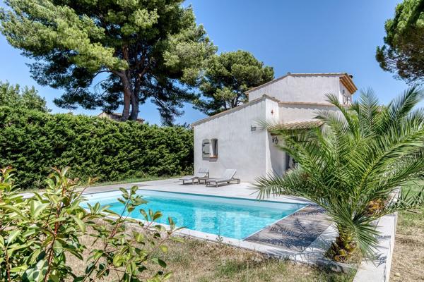 Marseille 11ᵉ – Eoures – Élégante propriété familiale avec piscine et fort potentiel