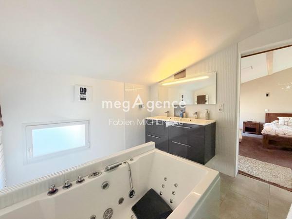 Maison à LA TESSOUALLE, 49280 - 10 pièces 230m²
