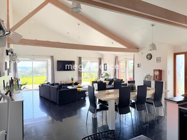 Maison à LA TESSOUALLE, 49280 - 10 pièces 230m²