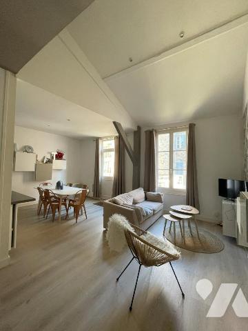 A VENDRE 56 VANNES  PLEIN CENTRE VILLE TRIPLEX DE  98,47 m² + Garage