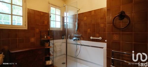 Maison traditionnelle 12 pièces de 230 m² à Carpentras (84200)