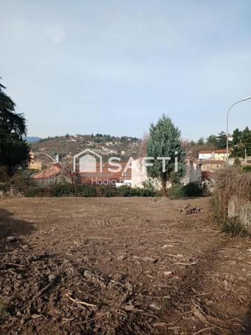 Terrain constructible 530 m² – Quartier recherché – 120 000 € Rive-de-Gier