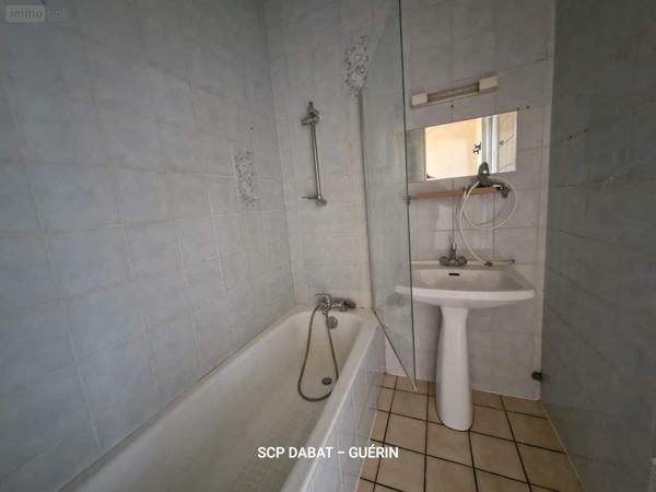 Immeuble à vendre à Saint-Hilaire-du-Harcouët dans la Manche (50600), ref : 8440