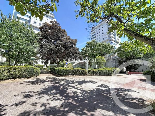 Appartement F3 à vendre  3 pièces - 68 m 2   NOISY LE GRAND  - 93