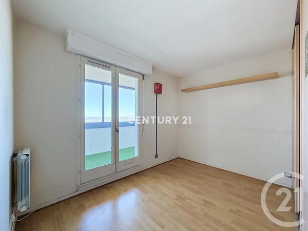 Appartement F3 à vendre  3 pièces - 68 m 2   NOISY LE GRAND  - 93