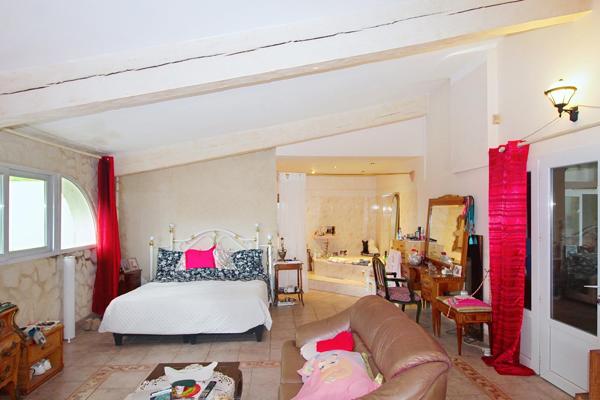 Maison pour investisseur avec un terrain 7000m2