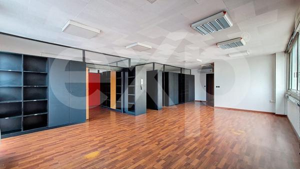 150 m² à révéler – De bureaux à lieu de vie, entre Chartrons et Bassins à Flot