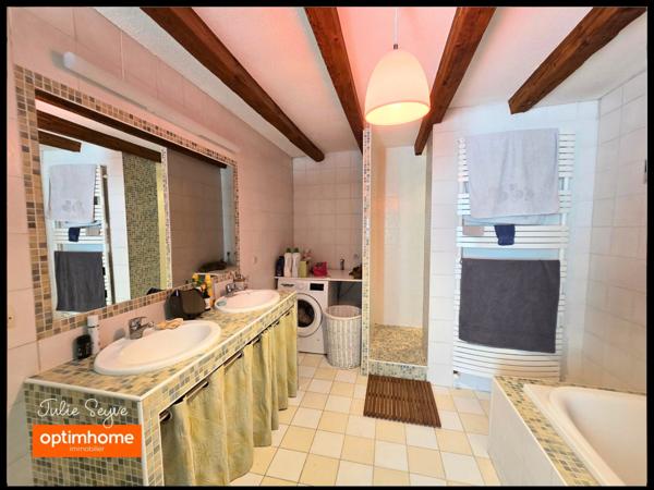 Maison familiale - 8 chambres, parking, terrasse et jardin – Centre de Gex