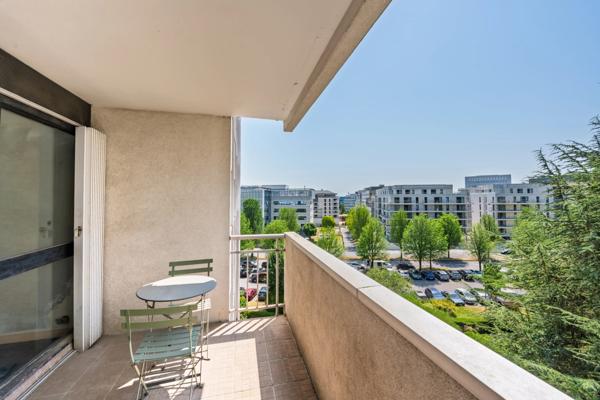 Appartement
         3 pièces
        - 72 m² Exclusivité 273 000 € *