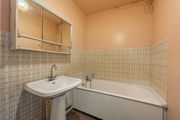 Appartement
         3 pièces
        - 72 m² Exclusivité 273 000 € *