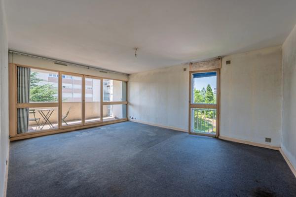 Appartement
         3 pièces
        - 72 m² Exclusivité 273 000 € *
