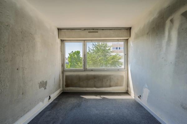 Appartement
         3 pièces
        - 72 m² Exclusivité 273 000 € *