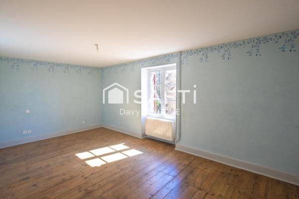 Propriété privée avec maison de maître du XVI ème et nombreuses dépendances