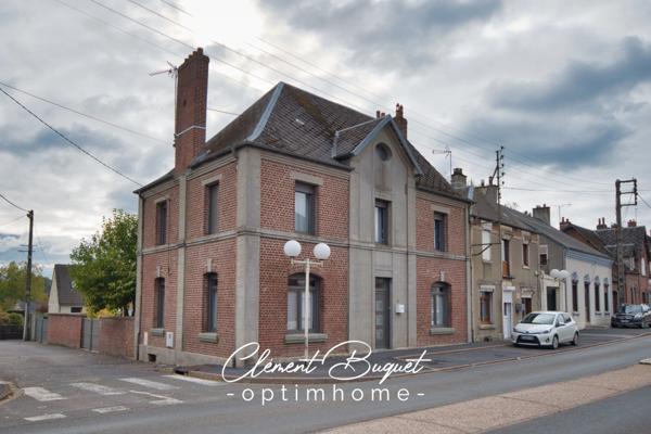 Maison de ville 7 pièces, jardin et dépendance, esprit cottage anglais à LE NOUVION EN THIERACHE (02)