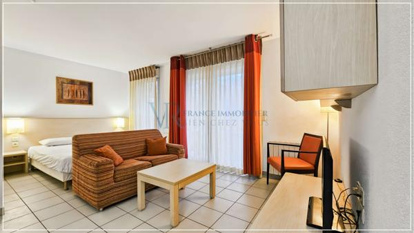 Divonne-les-Bains (01220) STUDIO AVEC BALCON ET PARKING SOUS-SOL – MEUBLÉ