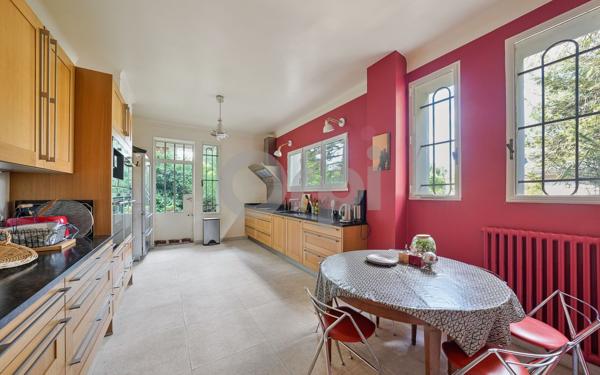 Maison à vendre    7 pièces • 237,57 m2 Sceaux