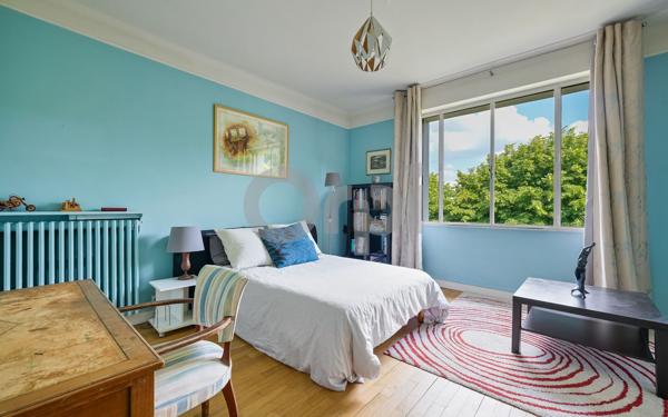 Maison à vendre    7 pièces • 237,57 m2 Sceaux