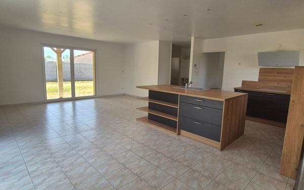 Maison à vendre    4 pièces •  Longages