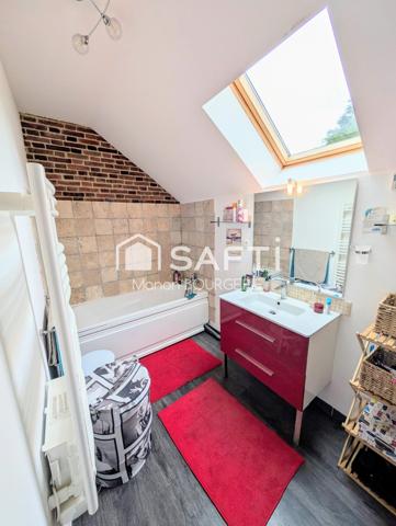 Longère en pierres et briques de 122 m2 à proximité du bourg de Planches et de Ste-Gauburge-Sainte-Colombe : charme authentique et quiétude normande