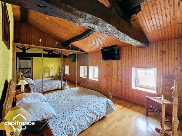 Fermette restaurée avec nombreuses dépendances à 10mns de Thouars