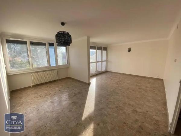 Appartement à louer 3 pièces 72.02m² Marignane (13700)