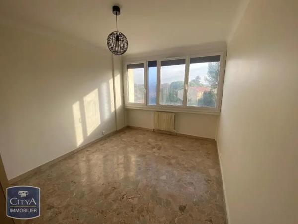 Appartement à louer 3 pièces 72.02m² Marignane (13700)