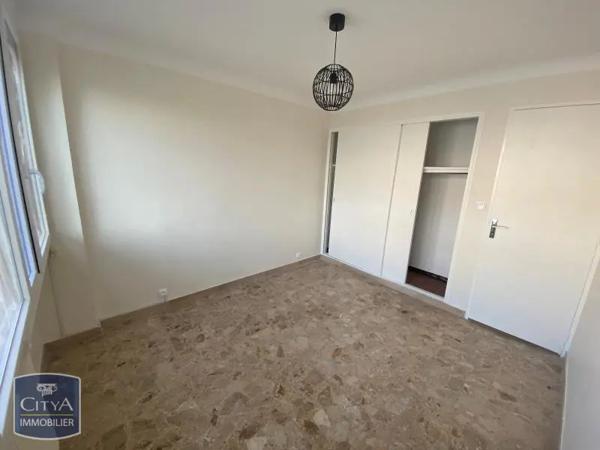 Appartement à louer 3 pièces 72.02m² Marignane (13700)